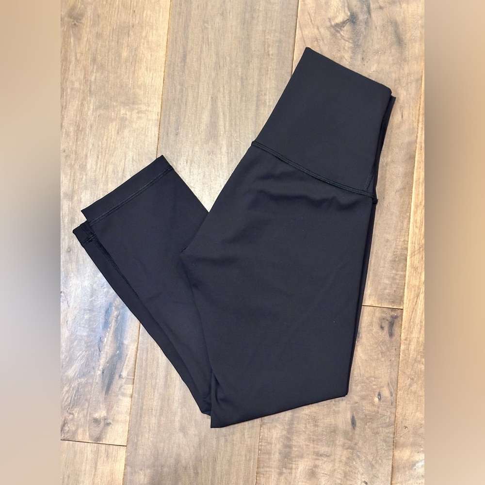 Lululemon Wunder Under Crops 21" Size 4